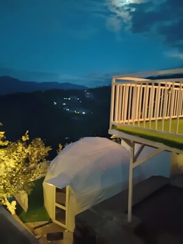 khoj the lake trail
