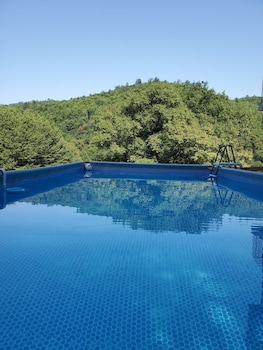 the whispering oaks retreat