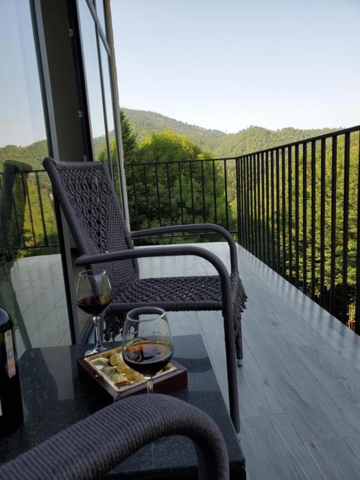 the whispering oaks retreat