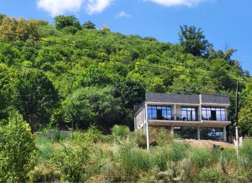 the whispering oaks retreat