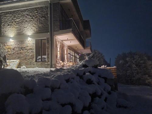 the whispering oaks retreat