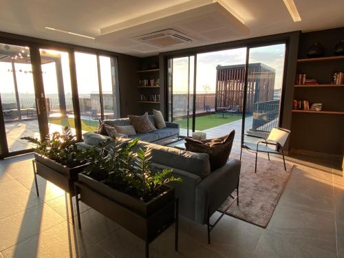 the lineal luxury apartments airscape