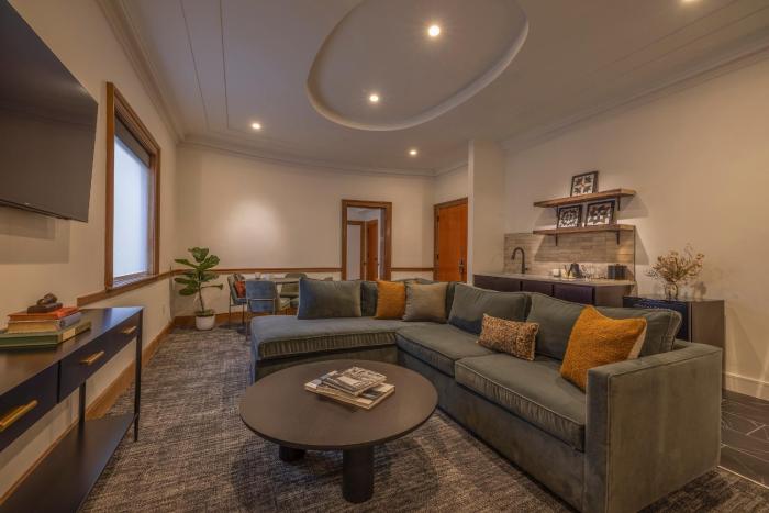 the promissory hotel