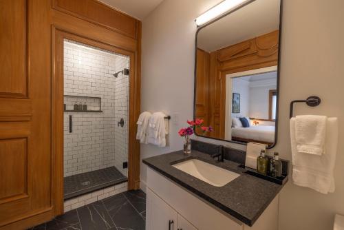 the promissory hotel