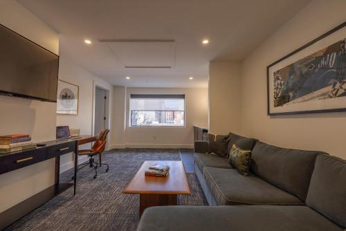 the promissory hotel