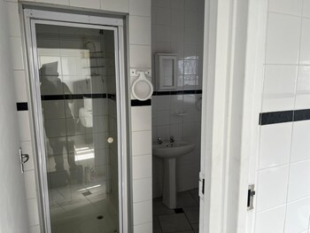 Sagrada Guest House,,3 star
