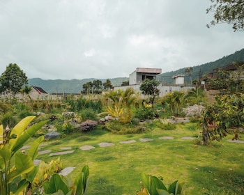 tribhuwana padma lake resort