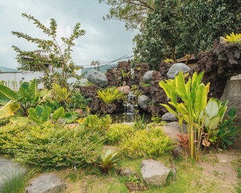 tribhuwana padma lake resort