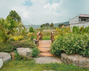 tribhuwana padma lake resort