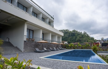 tribhuwana padma lake resort