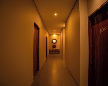 tribhuwana padma lake resort