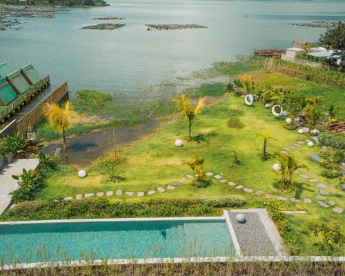 tribhuwana padma lake resort