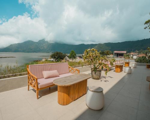 tribhuwana padma lake resort