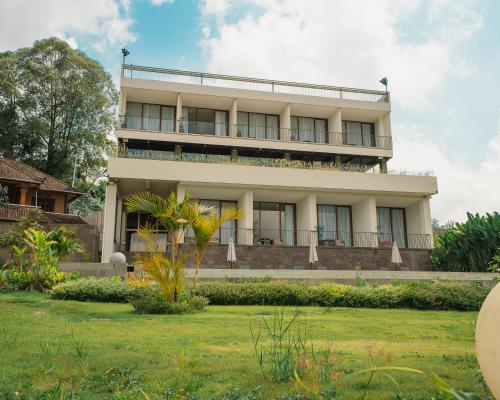 tribhuwana padma lake resort