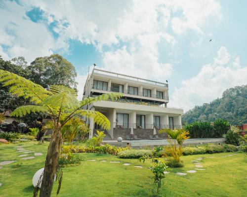tribhuwana padma lake resort