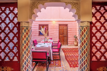 riad le graff pink