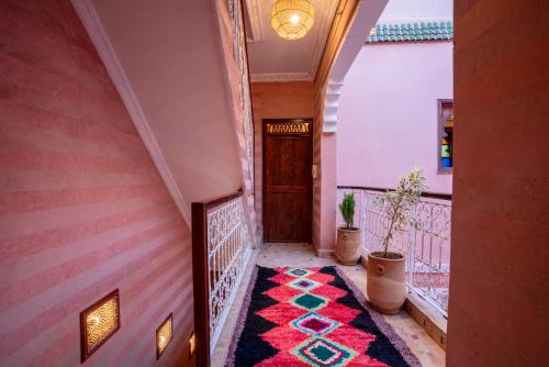 riad le graff pink
