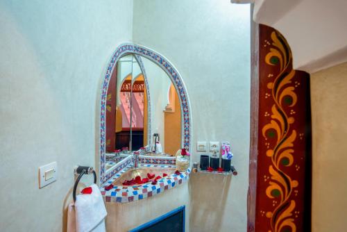 riad le graff pink