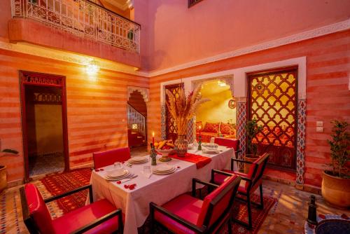 riad le graff pink