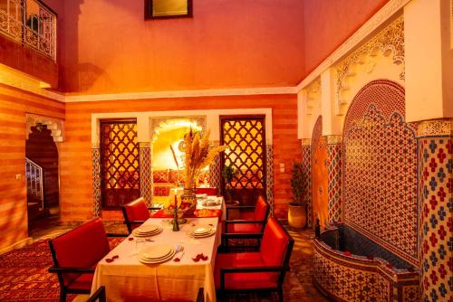 riad le graff pink