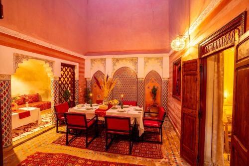 riad le graff pink