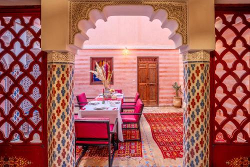 riad le graff pink