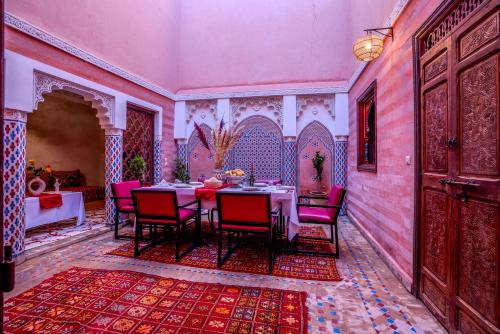 riad le graff pink
