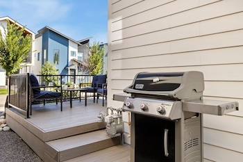 rams roost rooftop hot tub patio and family fun