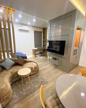 linea recta apartment