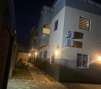 The Pines Court Apartment,,4 star