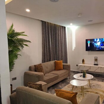 npj luxury apartment