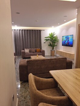 npj luxury apartment