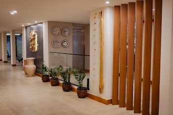 Amazon Seasons Hotel,,3 star