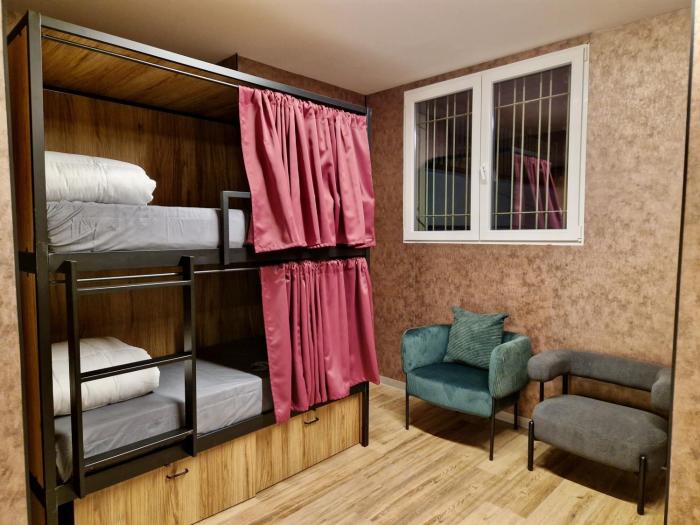 velvet hostel business