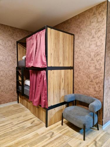 velvet hostel business