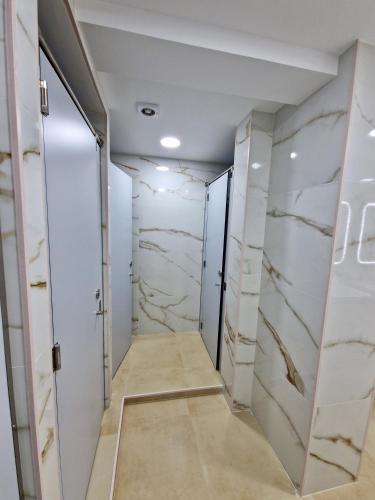 velvet hostel business