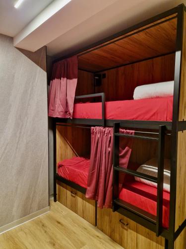 velvet hostel business