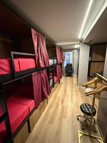 velvet hostel business