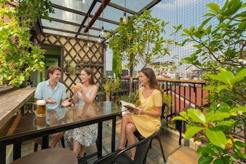 hanoi quarter life hostel