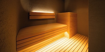 r hotel re osaka nagai park