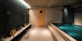 r hotel re osaka nagai park