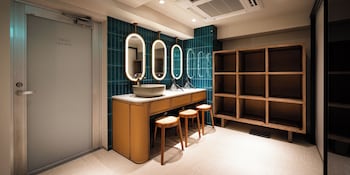 r hotel re osaka nagai park