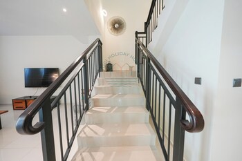 Luxury 4Br Villa With Private Garden,,0 star