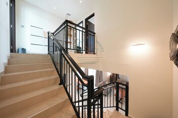 Luxury 4Br Villa With Private Garden,,0 star
