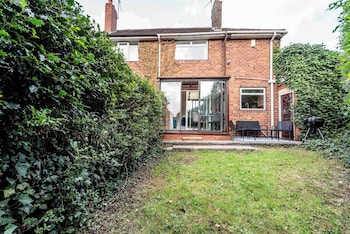 Cosy Home In Stoke On Trent,,4 star