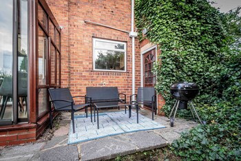 Cosy Home In Stoke On Trent,,4 star