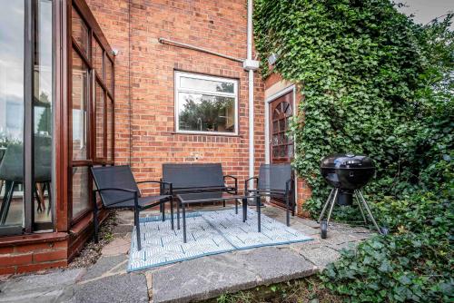 cosy home in stoke on trent