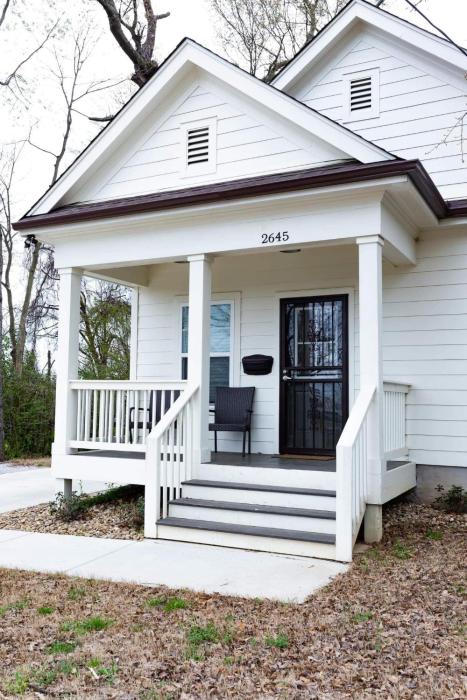 clean serene house studio easy on off i 40