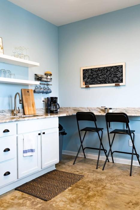 clean serene house studio easy on off i 40