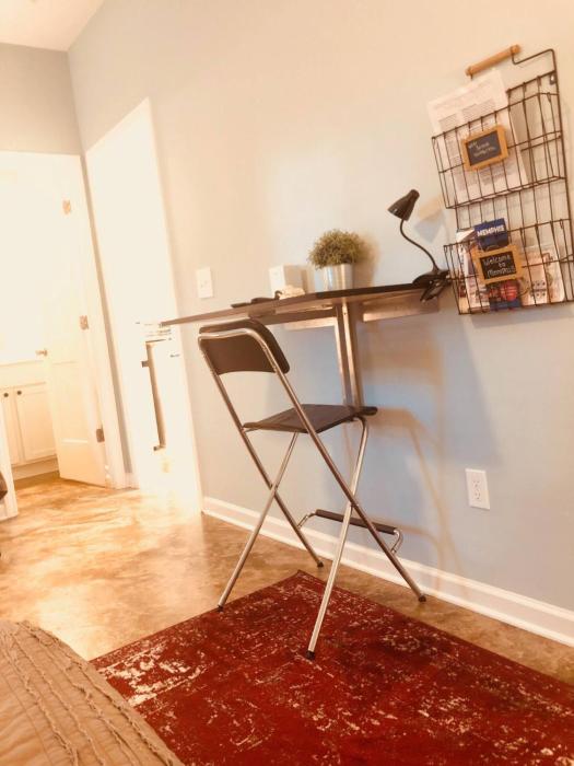 clean serene house studio easy on off i 40